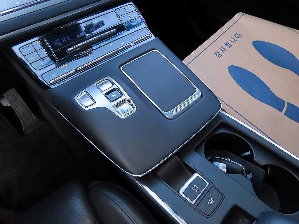 HYUNDAI Grandeur - Vista 10