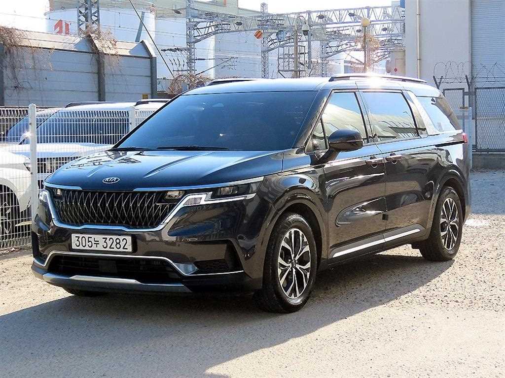 KIA Carnival - Vista 2