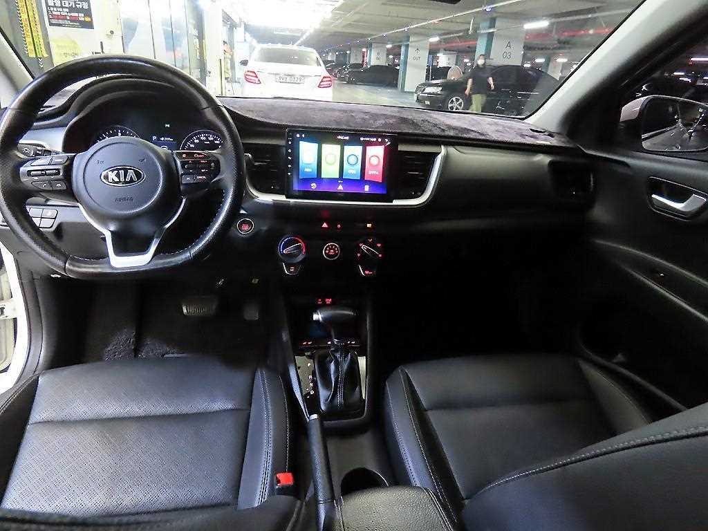 KIA Stonic - Vista 10