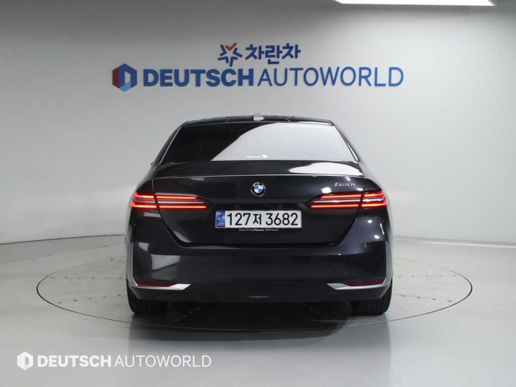 BMW 5 Series - Vista 4