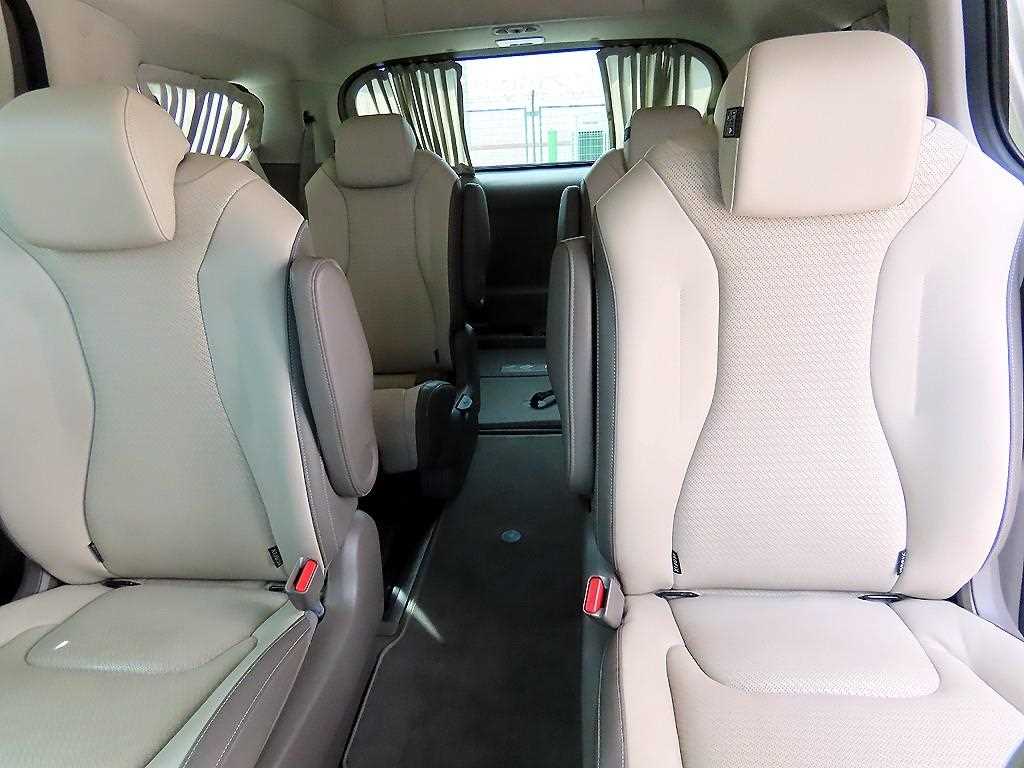 KIA Carnival - Vista 7