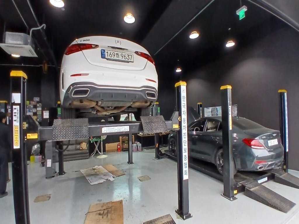 Mercedes Benz C Class - Vista 2