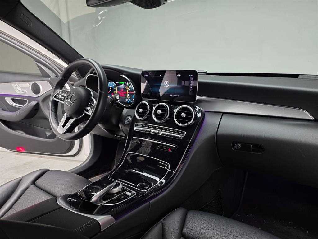 Mercedes Benz C Class - Vista 8