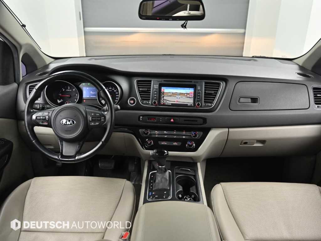 KIA Carnival - Vista 8