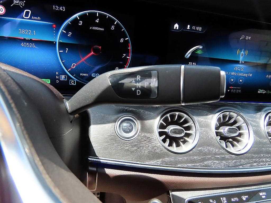 Mercedes Benz CLS Class - Vista 10