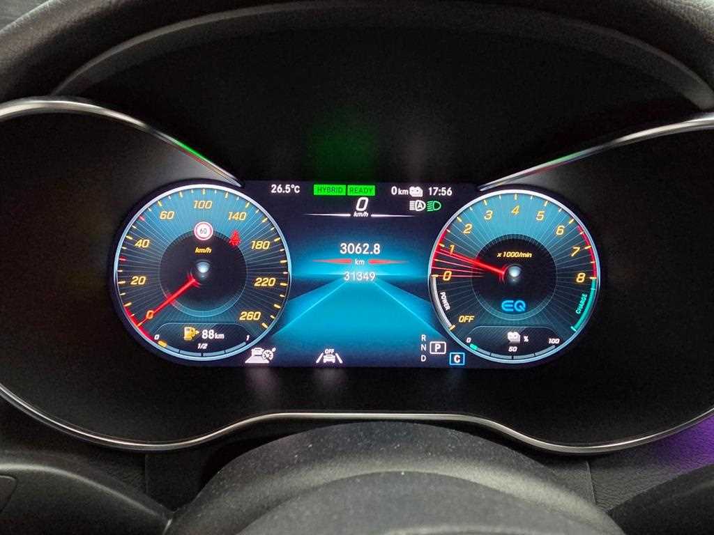 Mercedes Benz C Class - Vista 5
