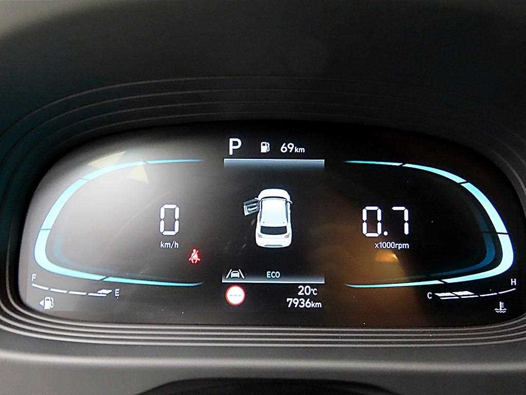 HYUNDAI Venue - Vista 8