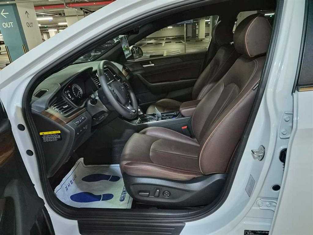 HYUNDAI Sonata - Vista 6