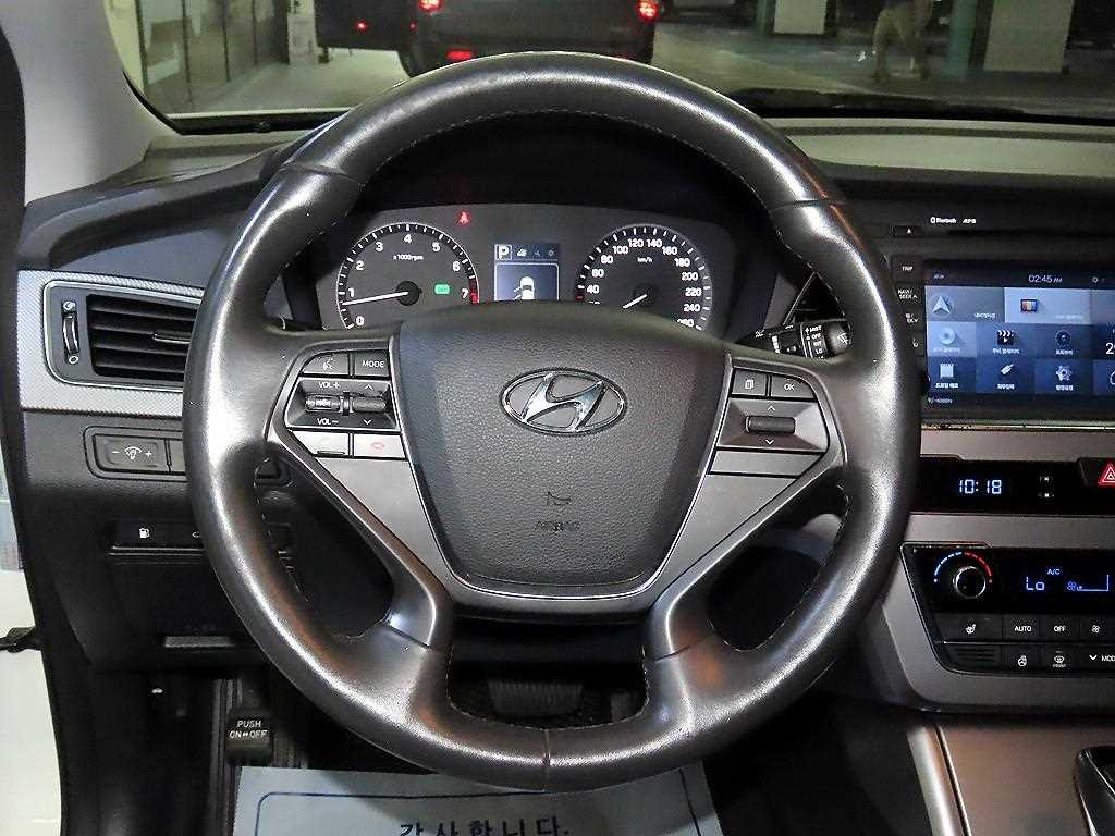 HYUNDAI Sonata - Vista 8
