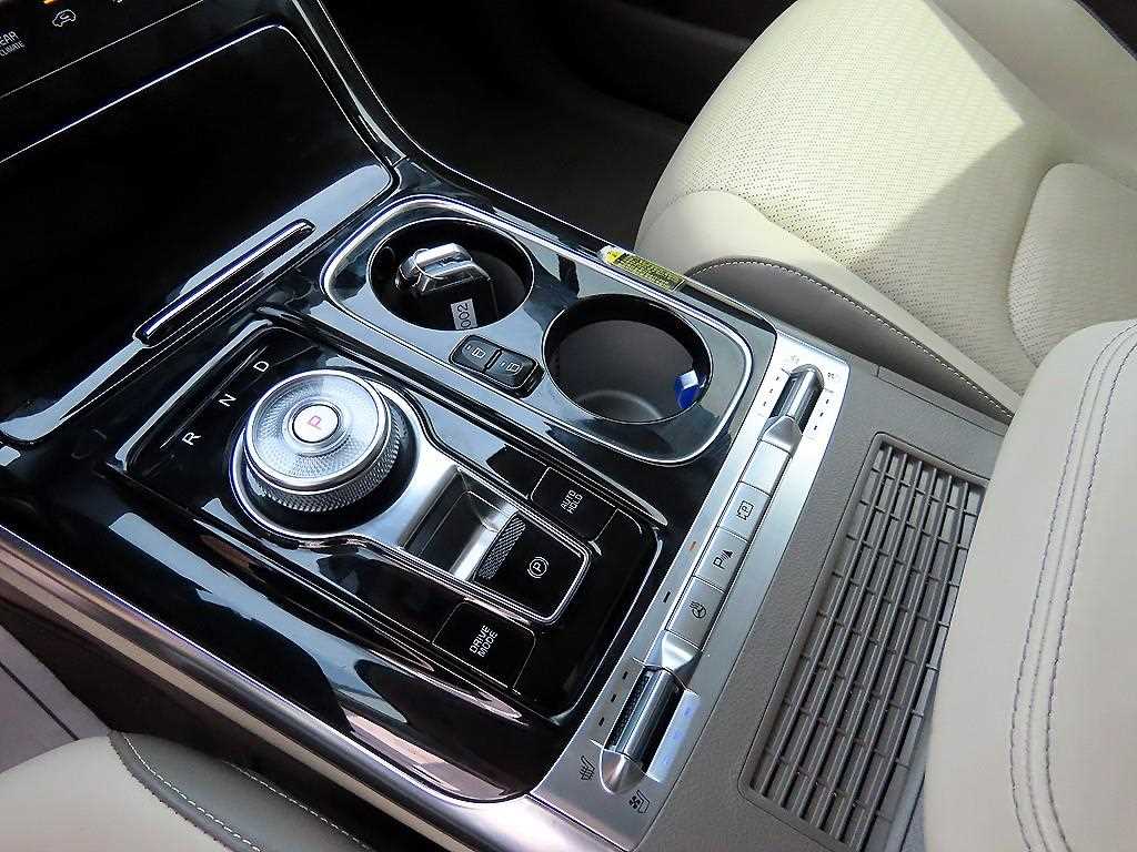 KIA Carnival - Vista 11