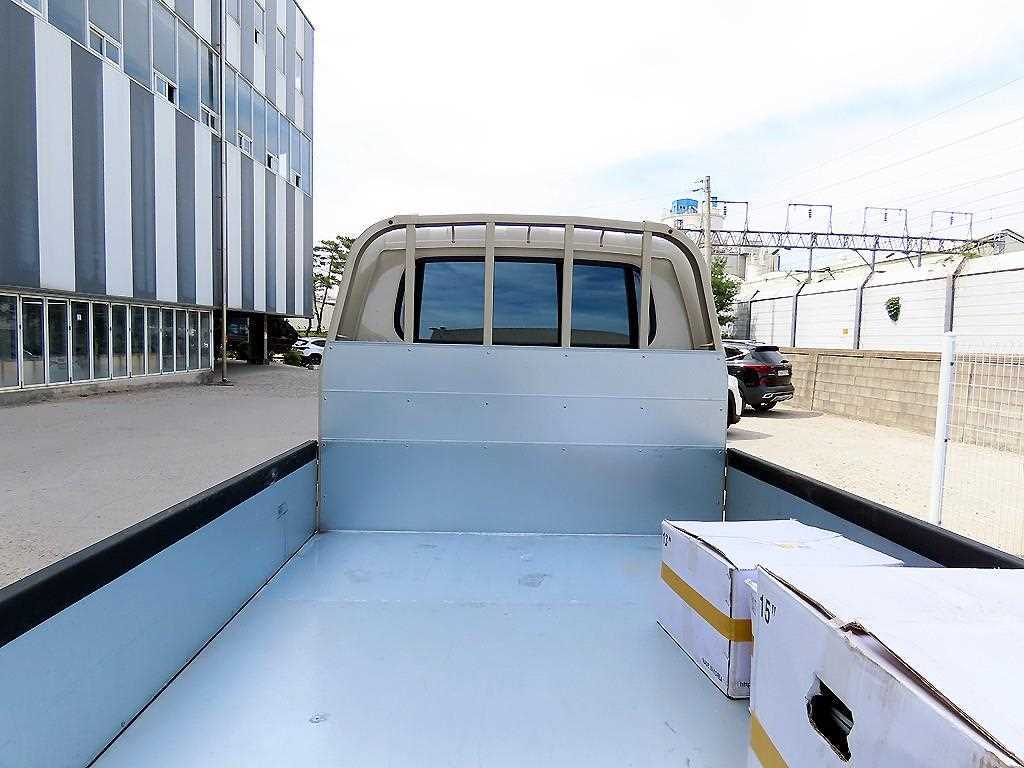 Small Truck Cargo (small) - Vista 5