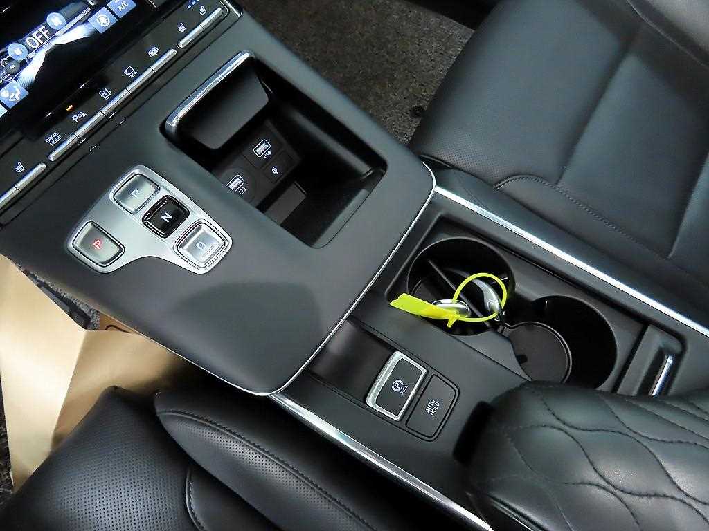 HYUNDAI Grandeur - Vista 10