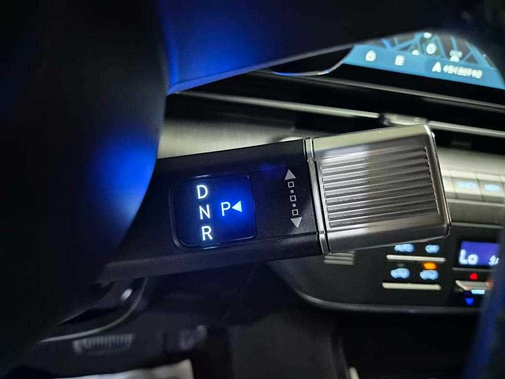 HYUNDAI Kona - Vista 11