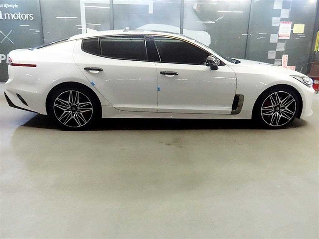 KIA Stinger - Vista 3