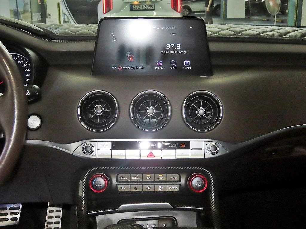 KIA Stinger - Vista 11