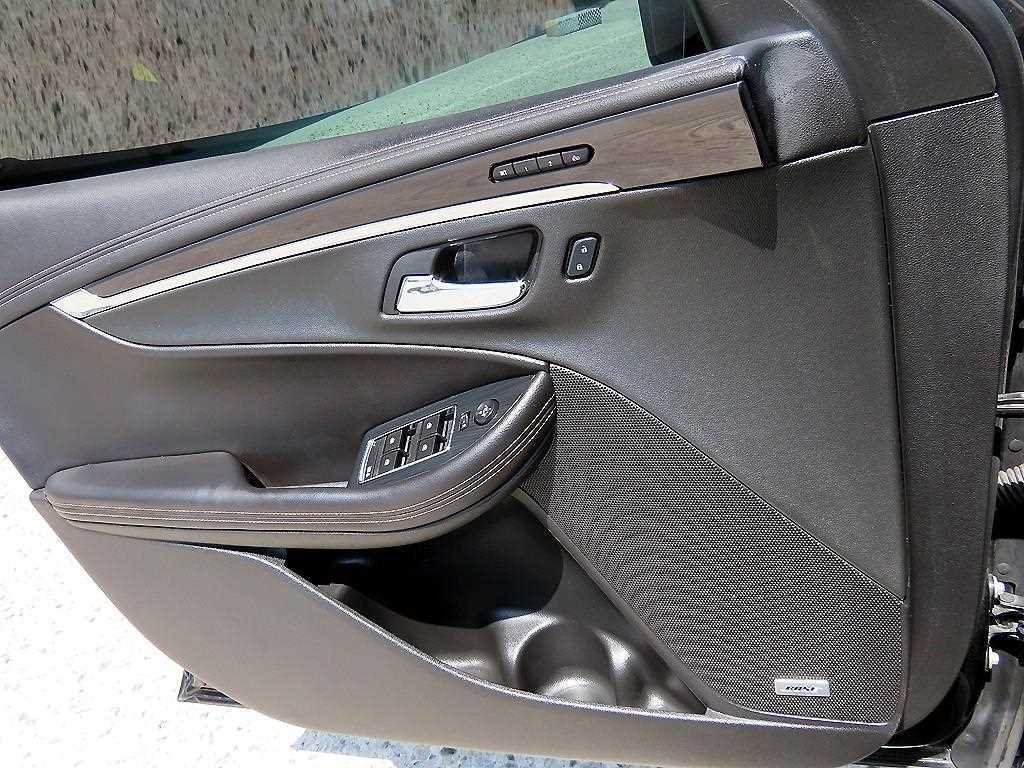 Chevrolet Impala - Vista 11