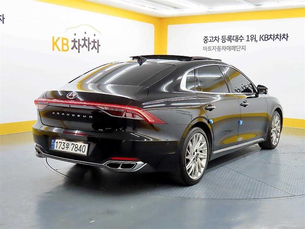 HYUNDAI Grandeur - Vista 4