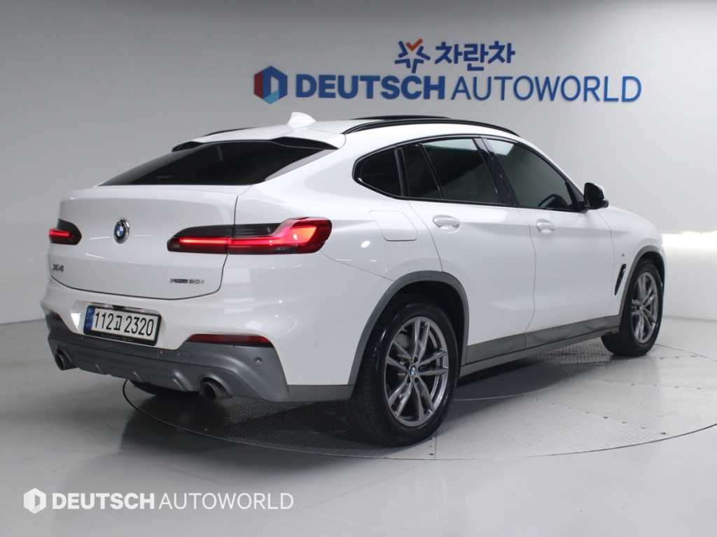 BMW X4 - Vista 4