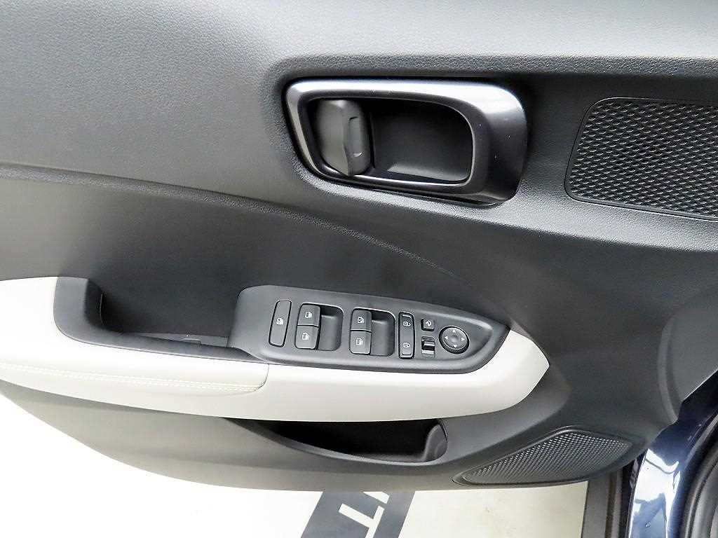 HYUNDAI Venue - Vista 11