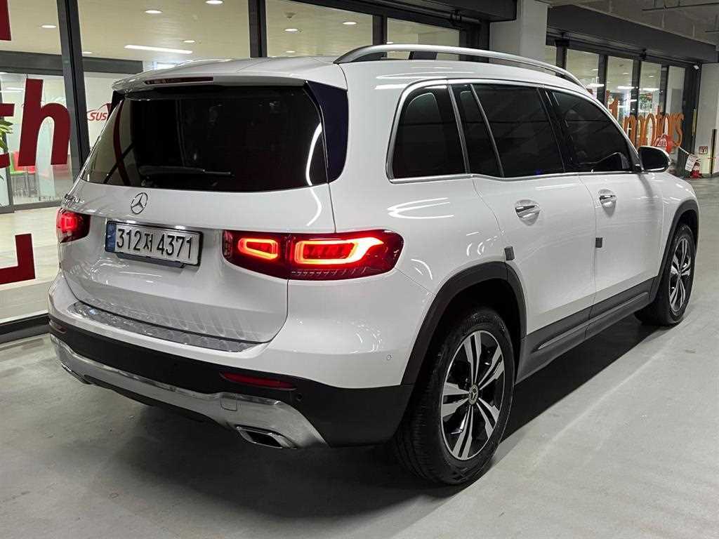 Mercedes Benz GLB Class - Vista 4