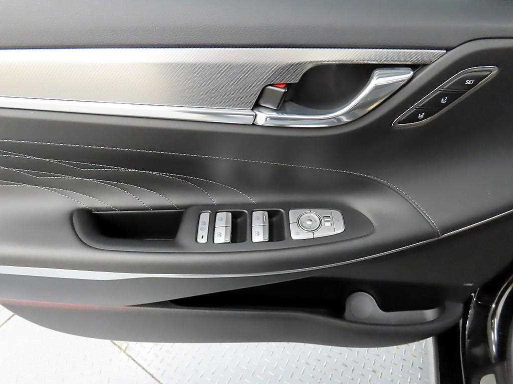 HYUNDAI Grandeur - Vista 11