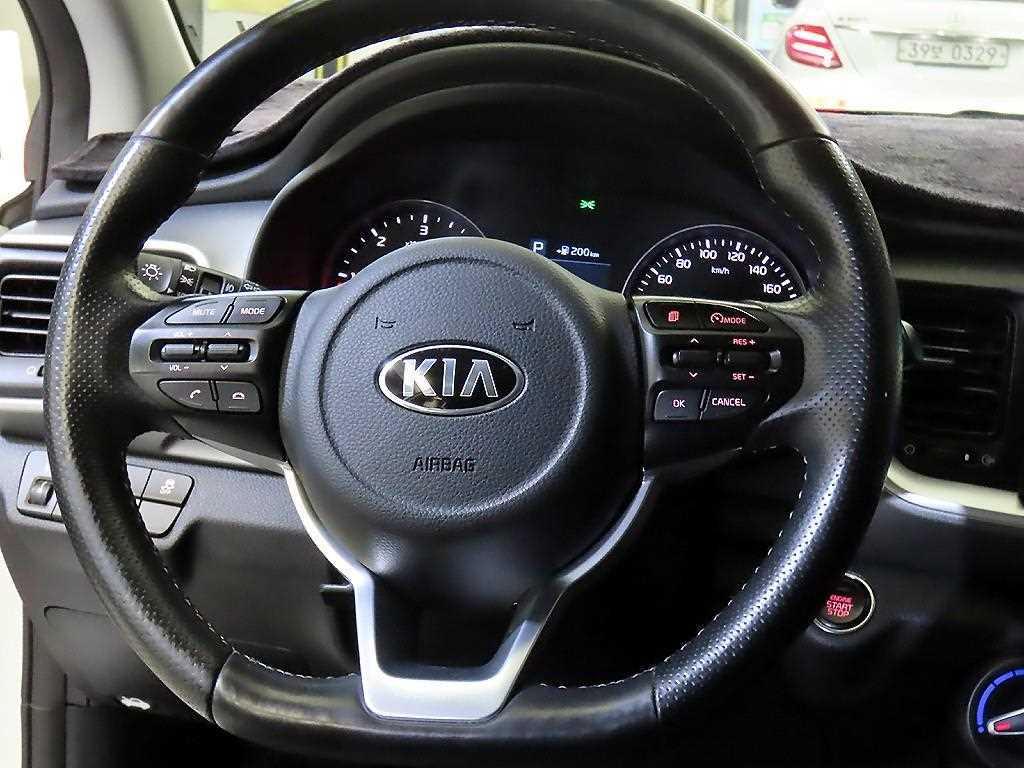 KIA Stonic - Vista 8