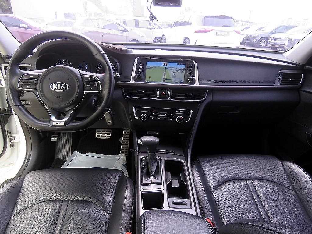 KIA K5 - Vista 7