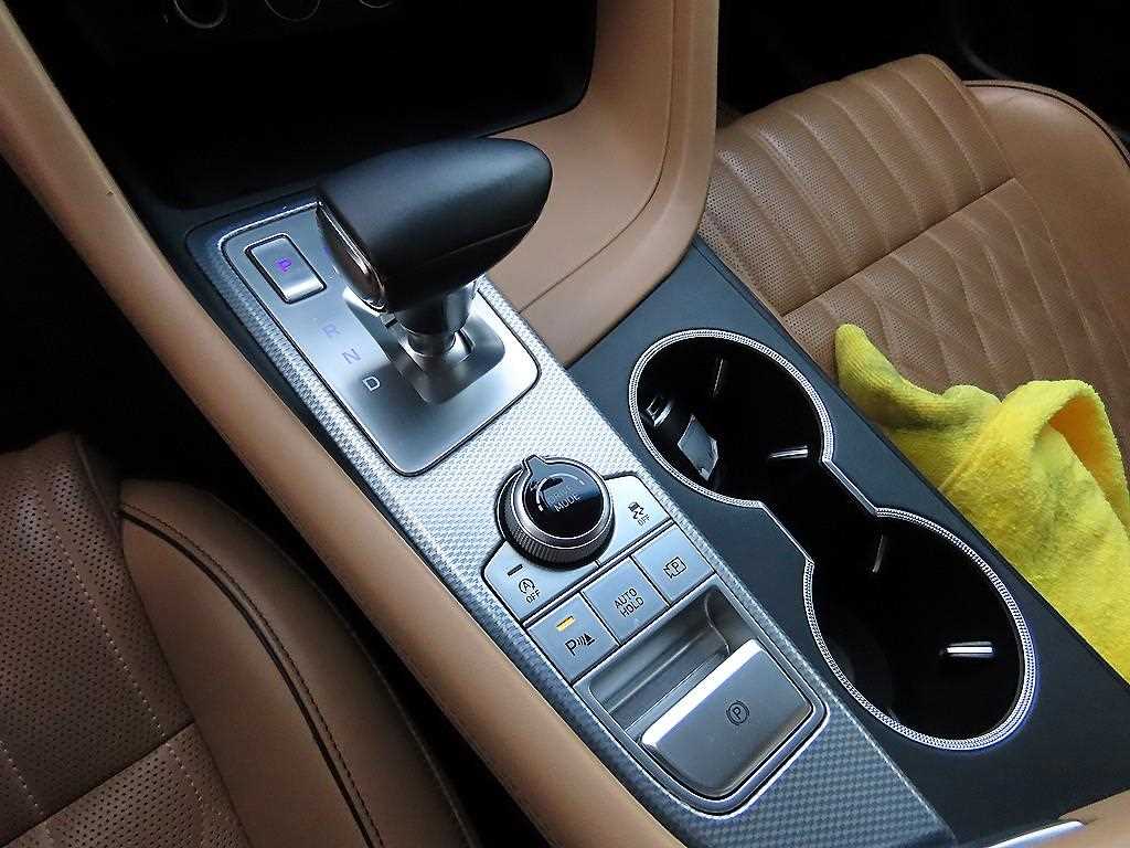 Genesis G70 - Vista 10
