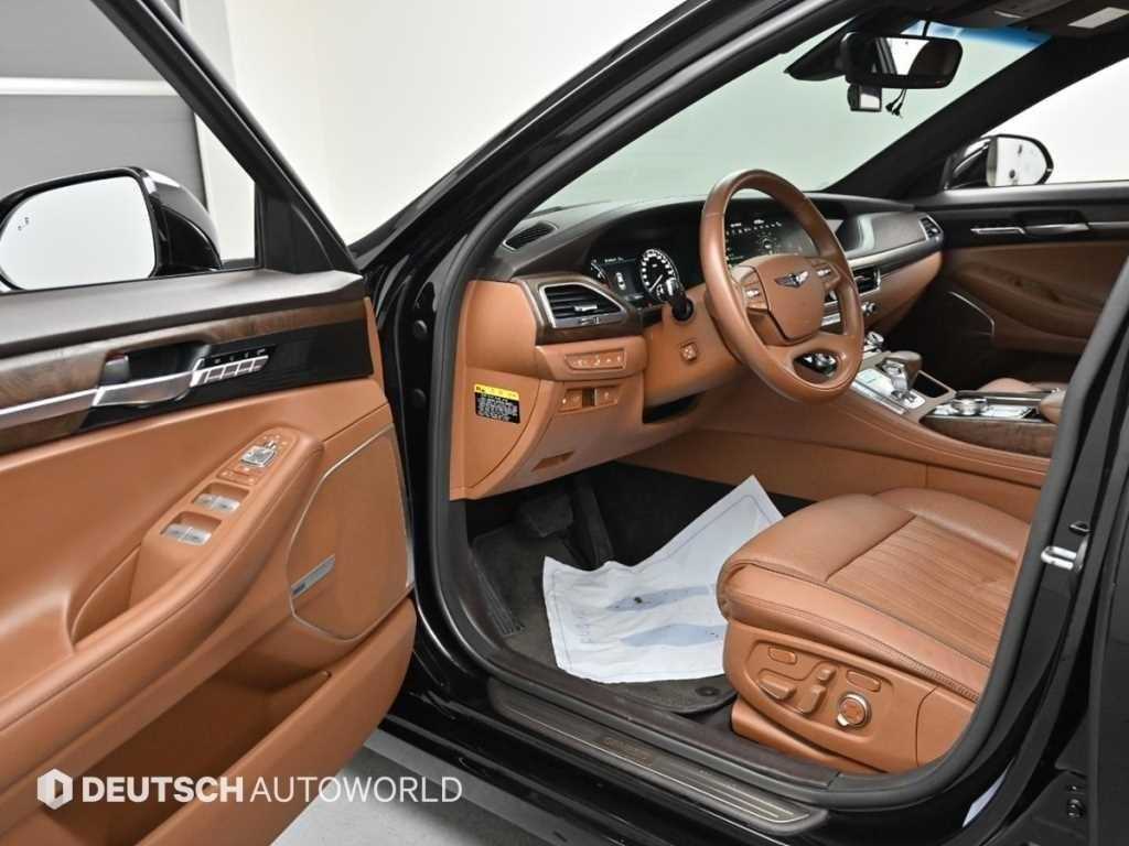 Genesis G90 - Vista 12