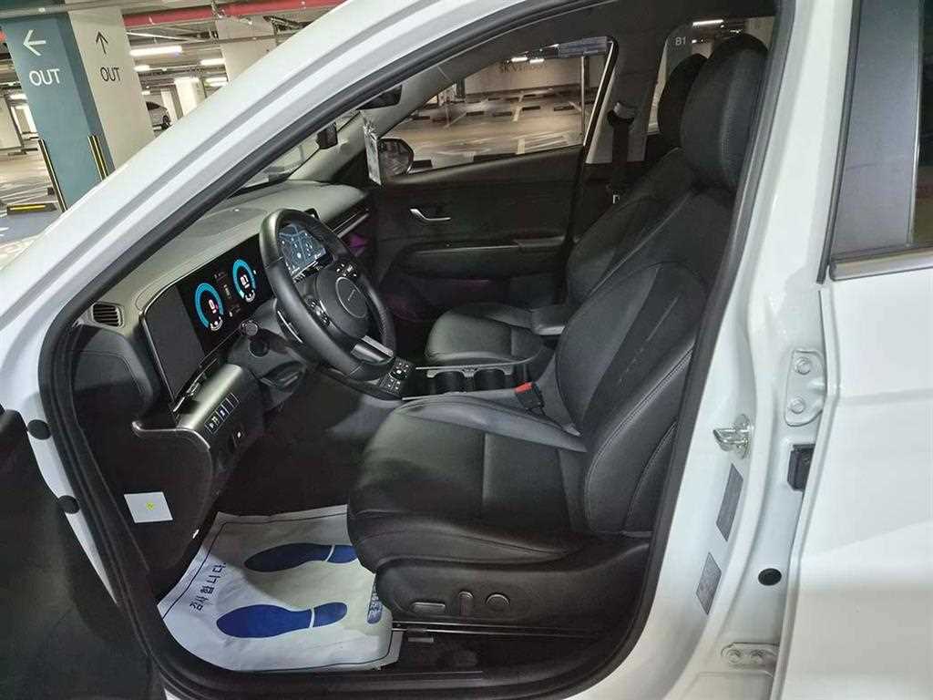 HYUNDAI Kona - Vista 6