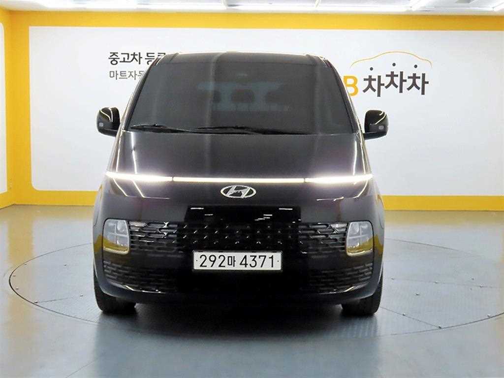 HYUNDAI Staria 2023 Negro - Importación desde Corea - HF Imports Iquique - Foto 1