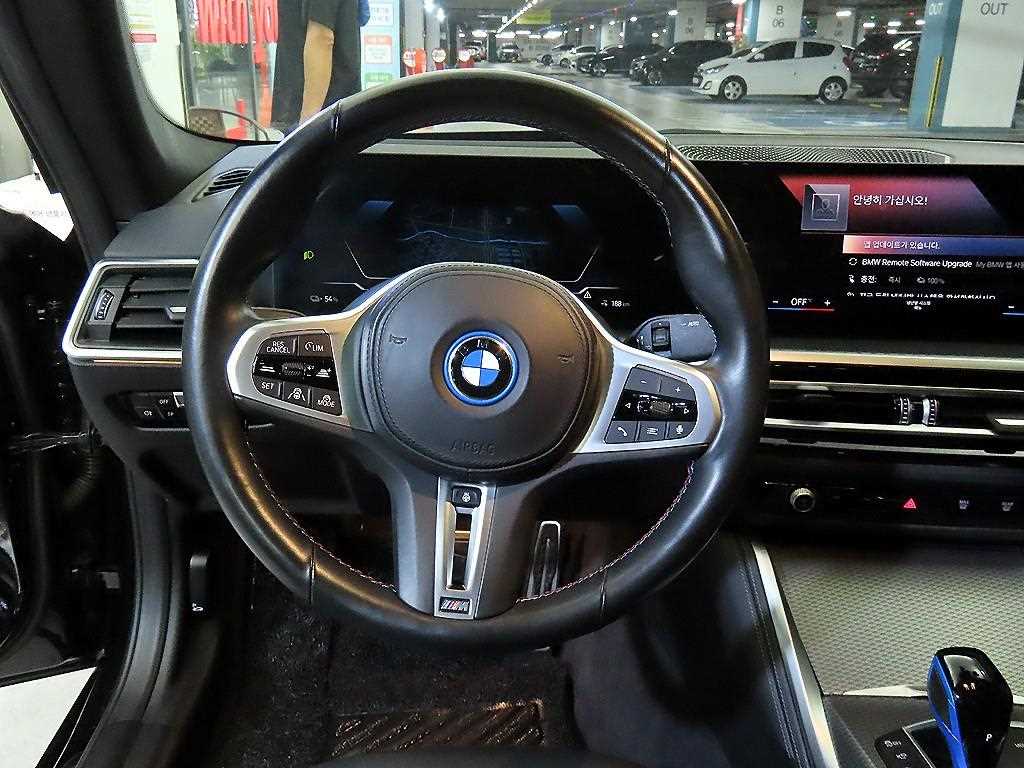 BMW i4 - Vista 8