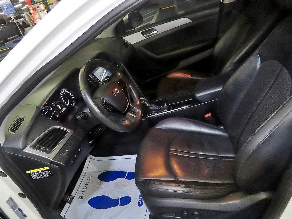 HYUNDAI Sonata - Vista 6