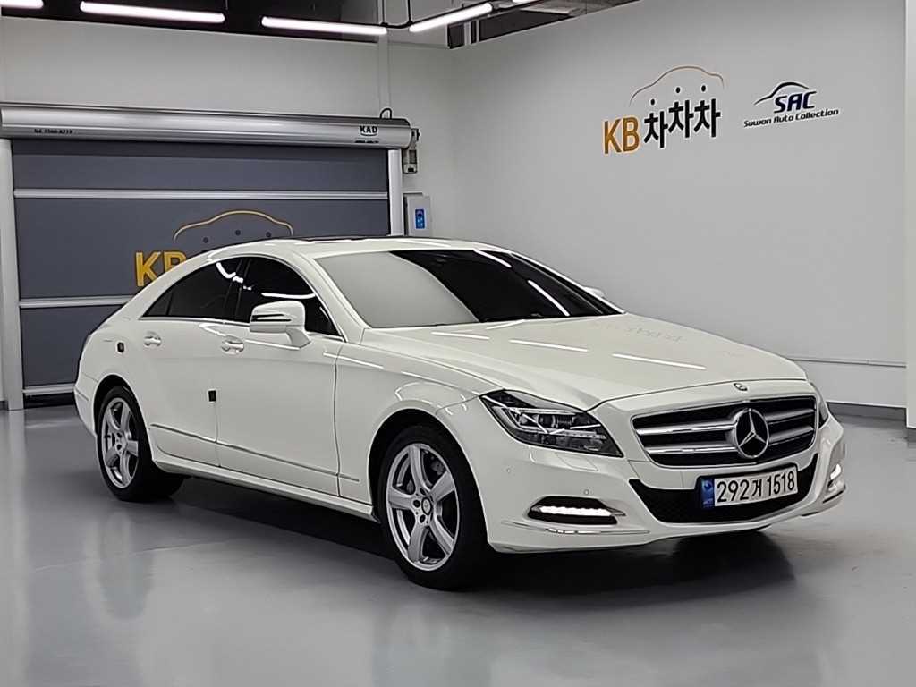 Mercedes Benz CLS Class - Vista 4