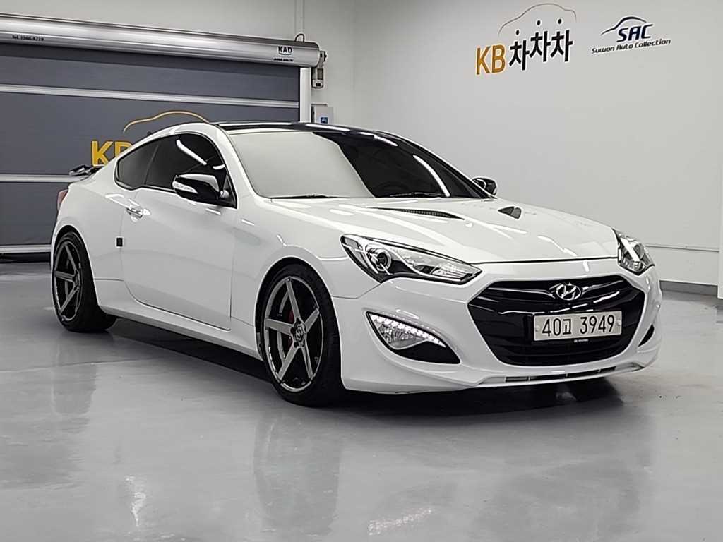 HYUNDAI Genesis - Vista 4