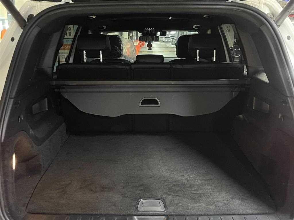 Mercedes Benz GLB Class - Vista 10