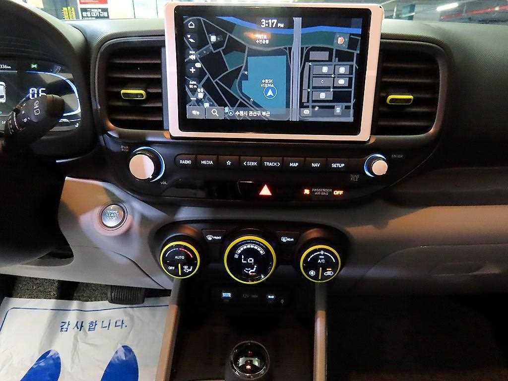 HYUNDAI Venue - Vista 11