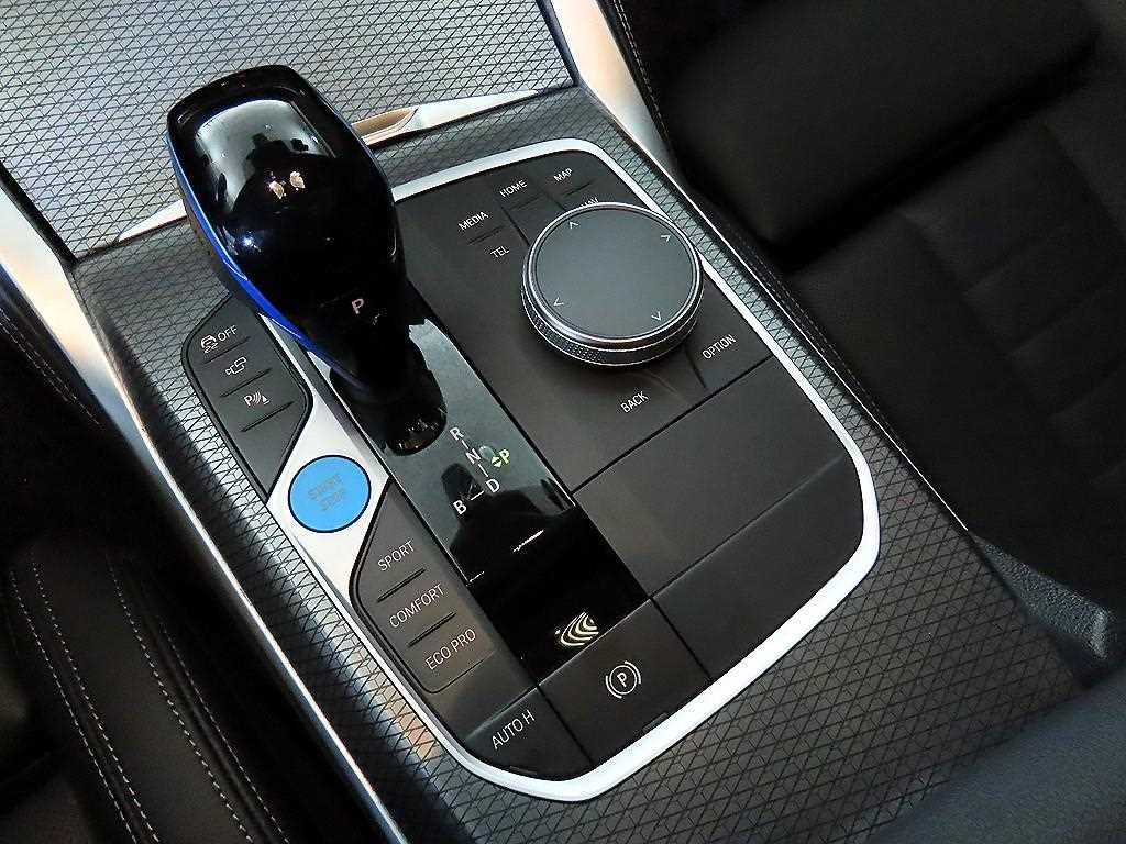 BMW i4 - Vista 12