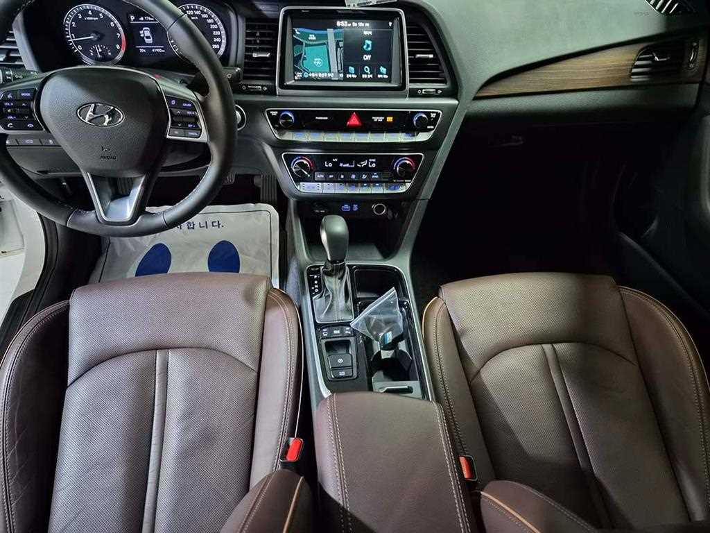 HYUNDAI Sonata - Vista 10