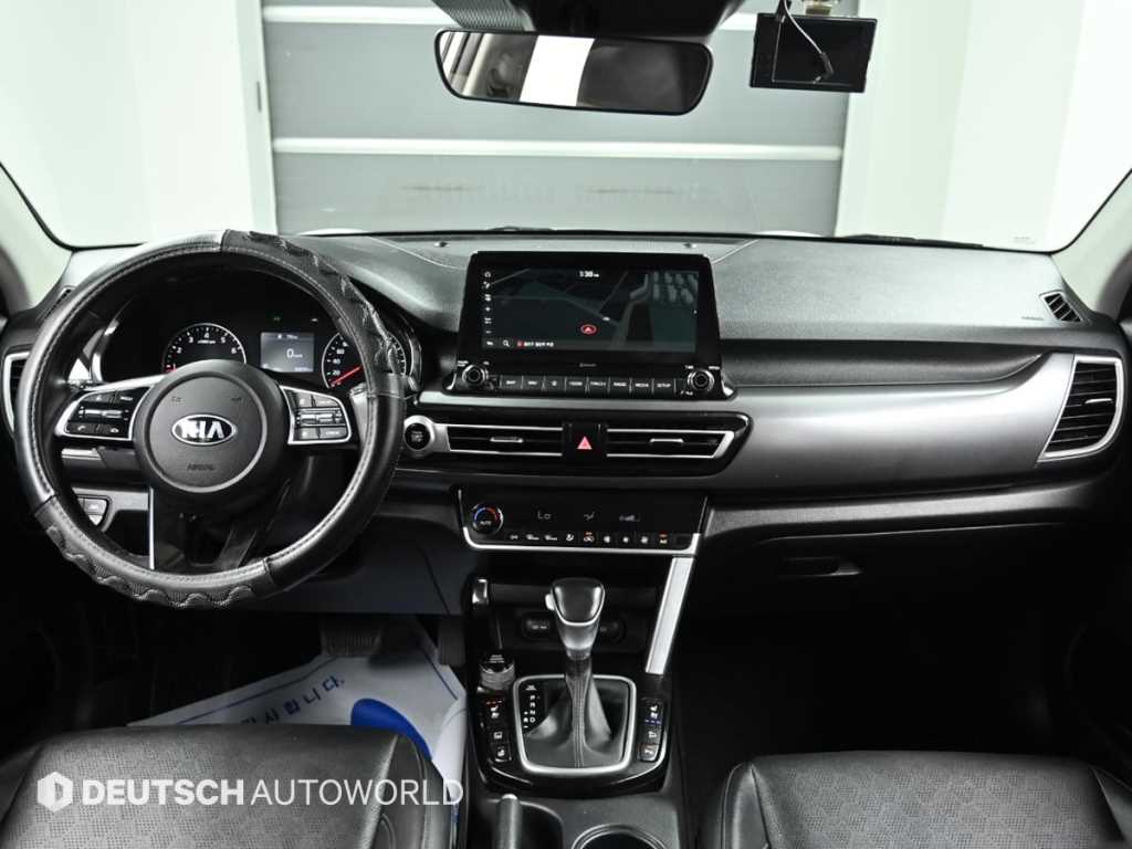 KIA Seltos - Vista 8