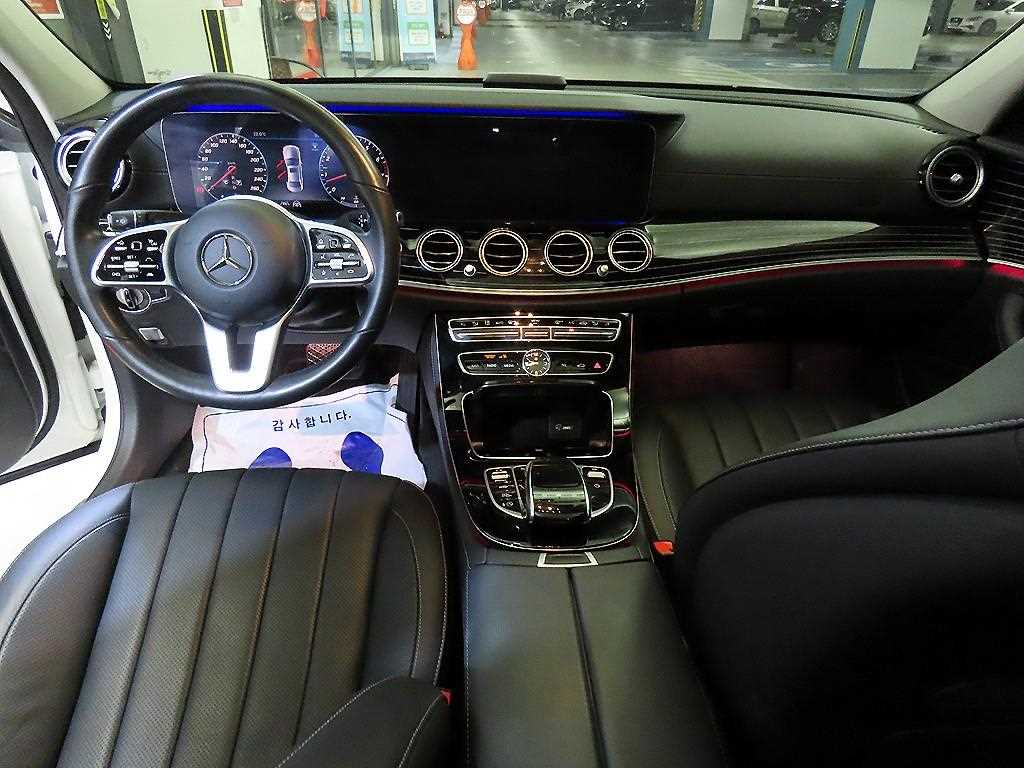 Mercedes Benz E class - Vista 10