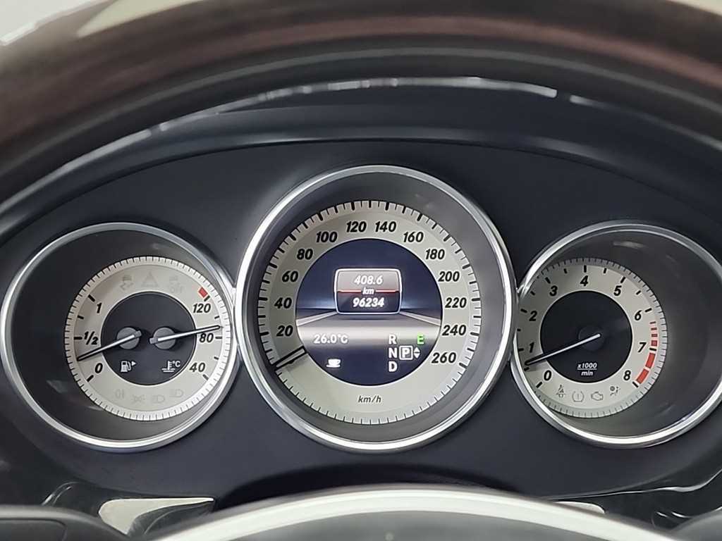 Mercedes Benz CLS Class - Vista 6