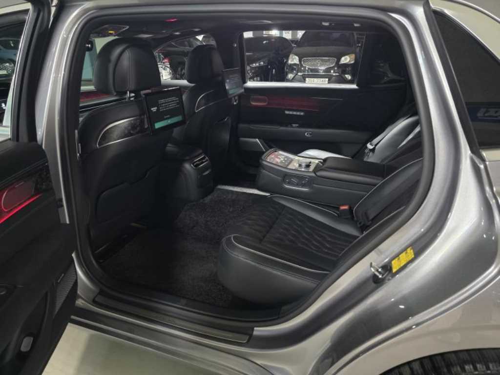 Genesis G90 - Vista 6