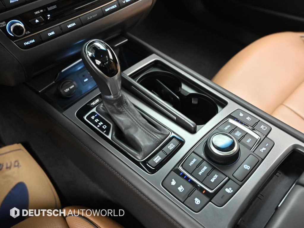 HYUNDAI Genesis - Vista 9