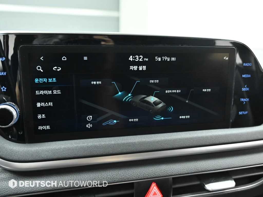 HYUNDAI Sonata - Vista 9