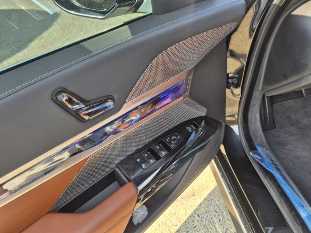 BMW 7 Series - Vista 10
