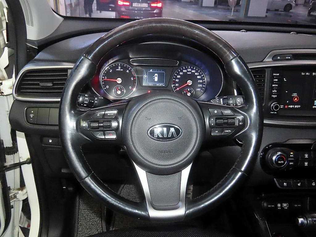 KIA Sorento - Vista 8