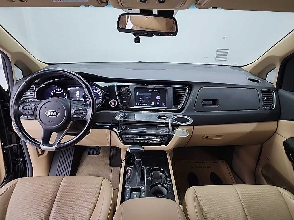 KIA Carnival - Vista 7