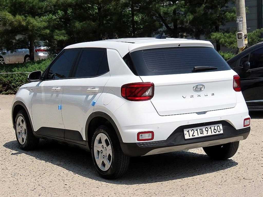 HYUNDAI Venue - Vista 3