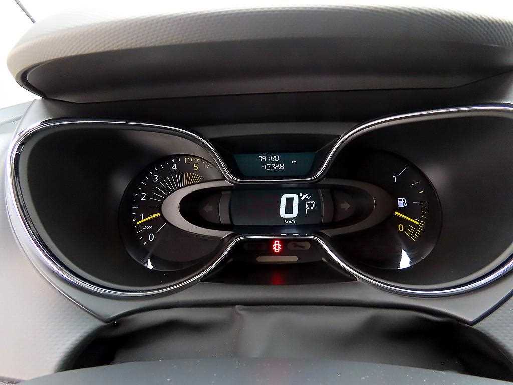 SAMSUNG QM3 - Vista 9